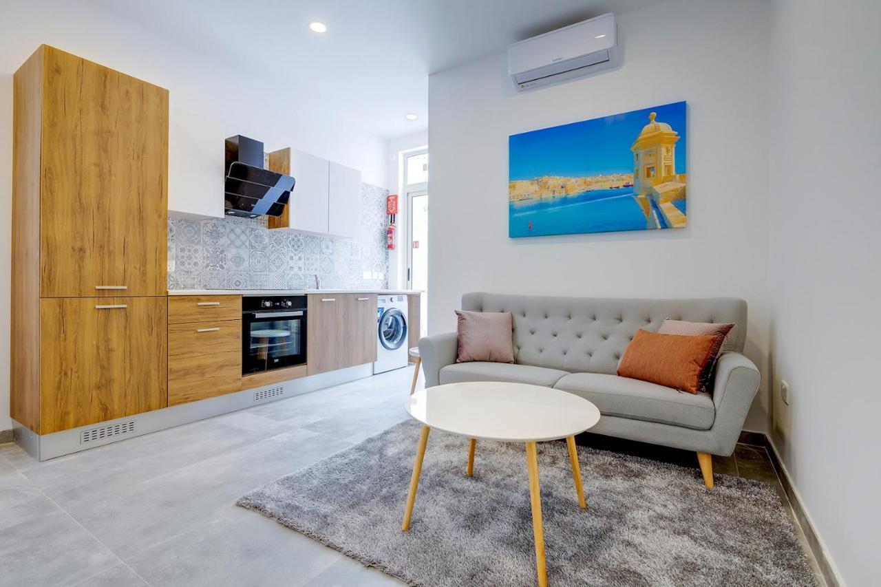 Perfect Location, Idyllic 2Br Apartment Слима Екстериор снимка