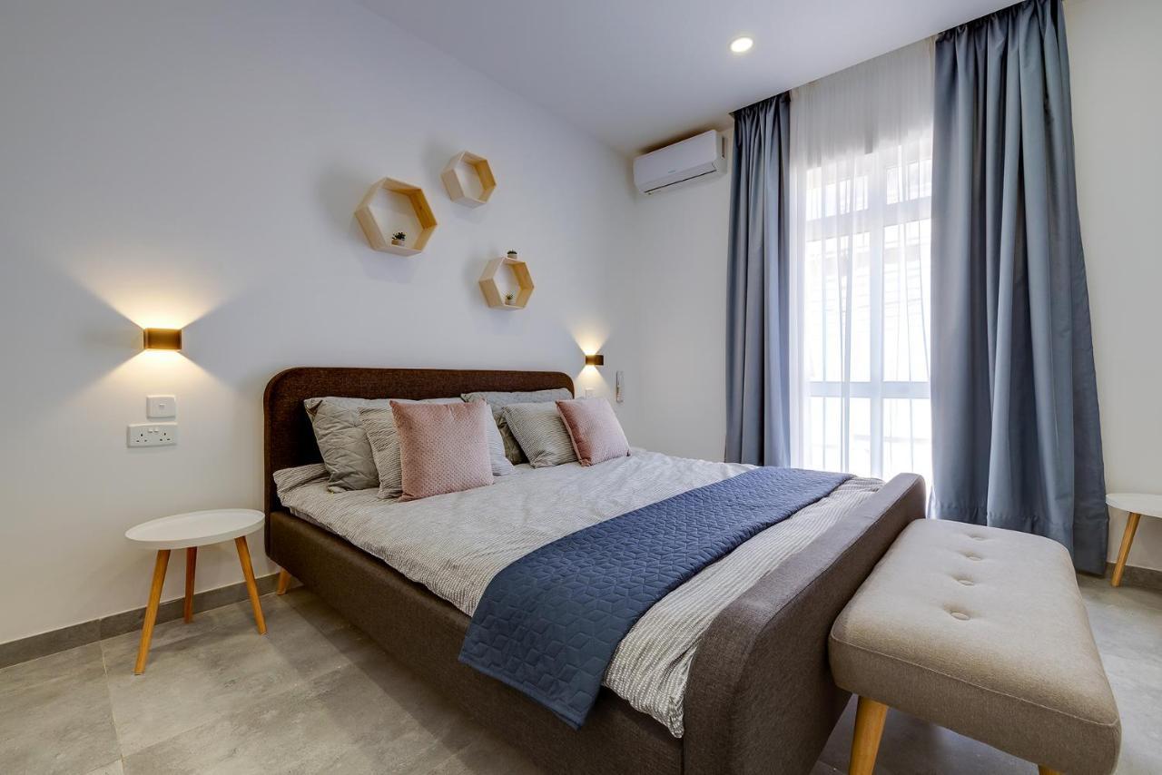 Perfect Location, Idyllic 2Br Apartment Слима Екстериор снимка