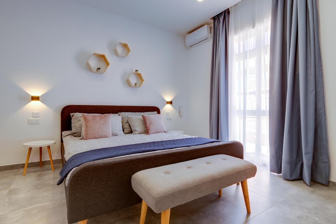 Perfect Location, Idyllic 2Br Apartment Слима Екстериор снимка